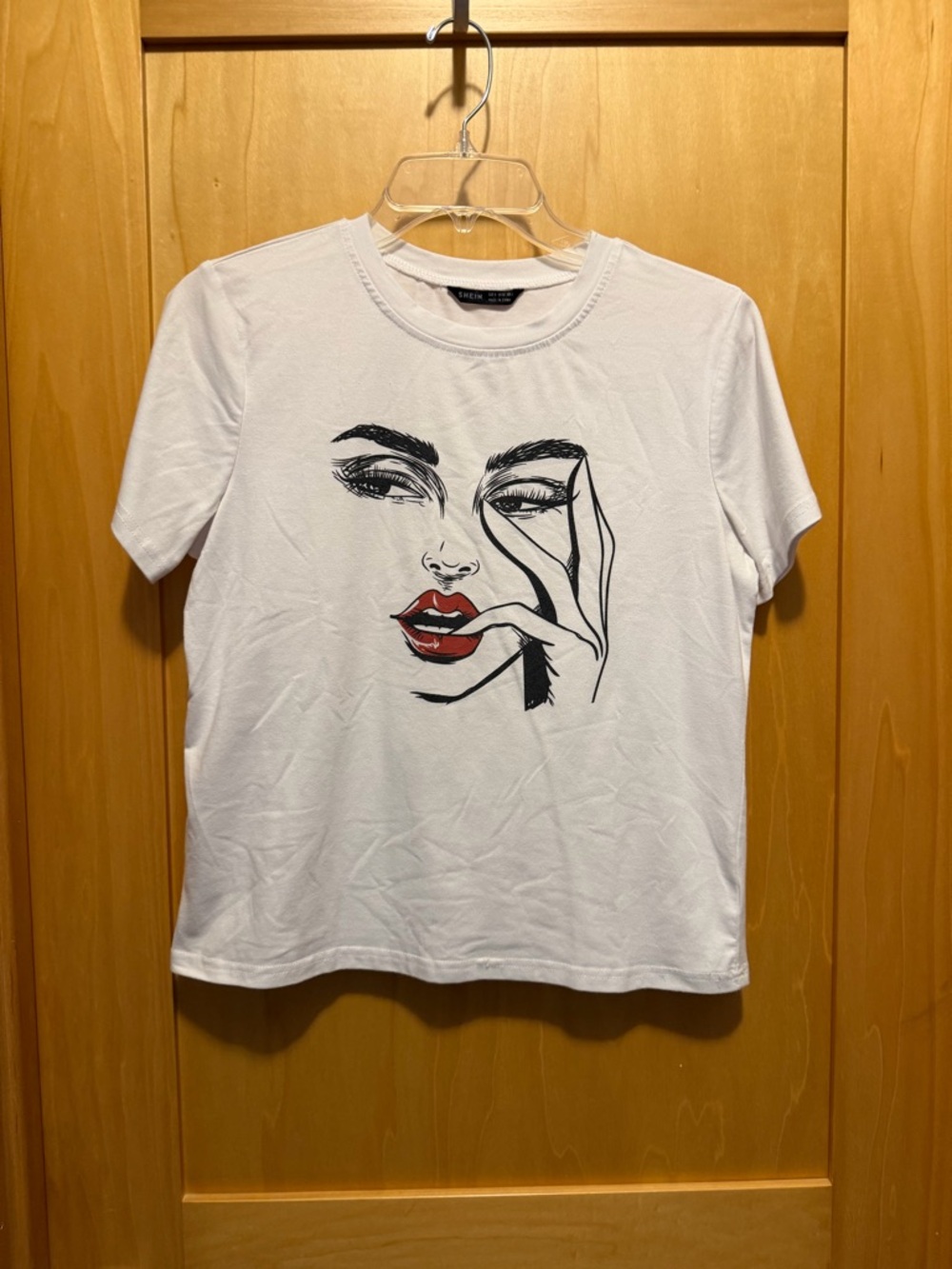 SHEIN White Short-Sleeve Tee with Red Lip Graphic